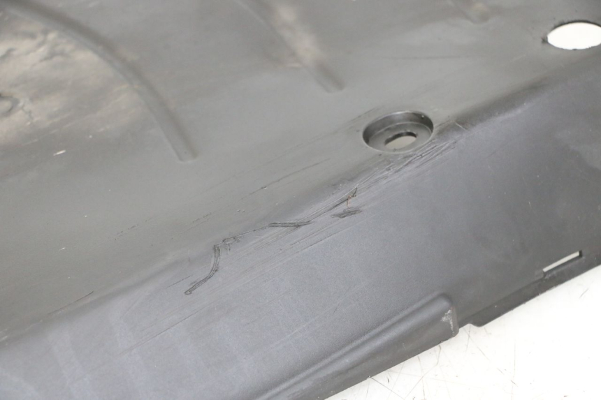 photo de SOTTOCARRO SUZUKI UH BURGMAN 125 (2002 - 2006) - Dettagli dei punti di fissaggio