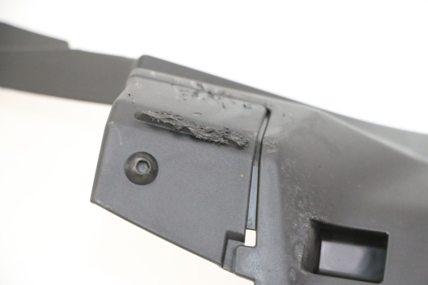 photo de SOTTOPEDANA YAMAHA XMAX X-MAX 125 (2021 - 2025) - Caratteristiche distintive