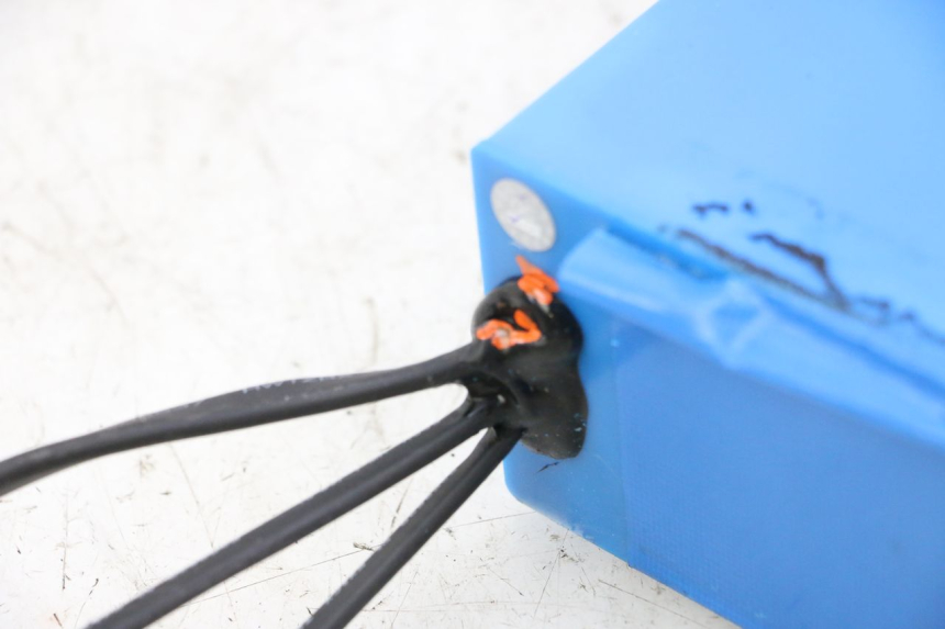 photo de BATTERIA URBANGLIDE E-CROSS PRO 1 - Zoom sui componenti