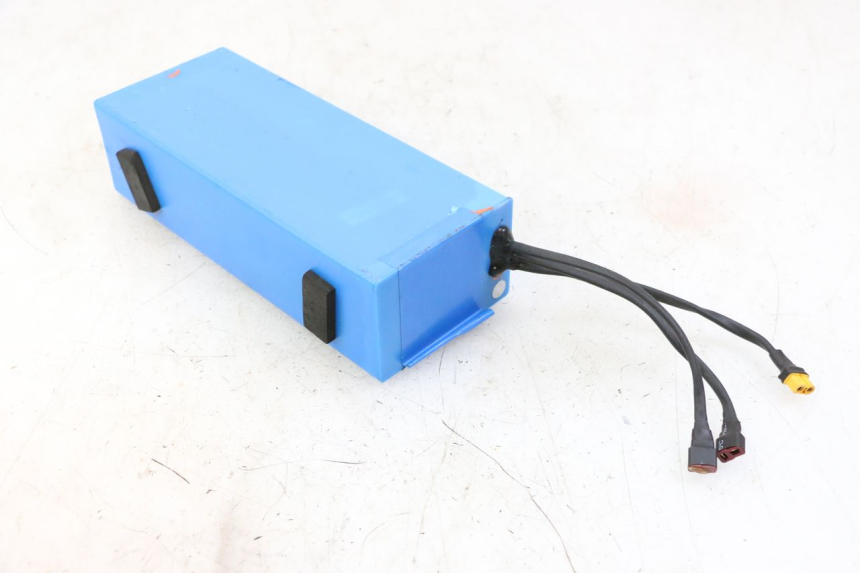 photo de BATTERIA URBANGLIDE E-CROSS PRO 1 - Primo piano tecnico