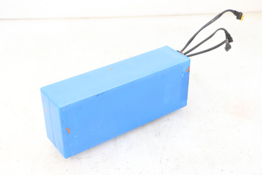 photo de BATTERIA URBANGLIDE E-CROSS PRO 1 - Stato della superficie e materiale