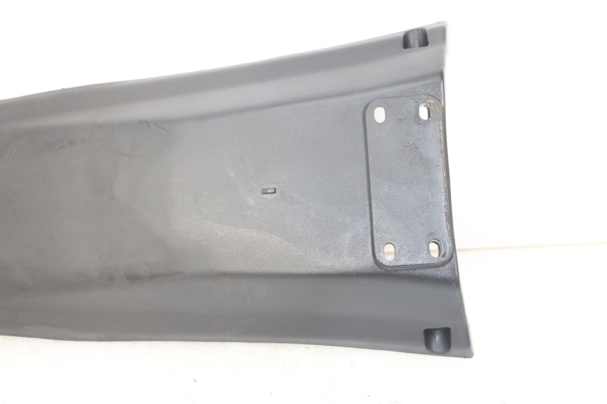 photo de PARAFANGO POSTERIORE KYMCO AGILITY 4T 50 (2018 - 2022) - Dettagli dei punti di fissaggio