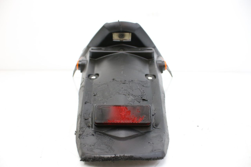 photo de PARAFANGO POSTERIORE KYMCO AGILITY NAKED RENOUVO 4T 50 (2018 - 2020) - Zoom sullo stato d'uso