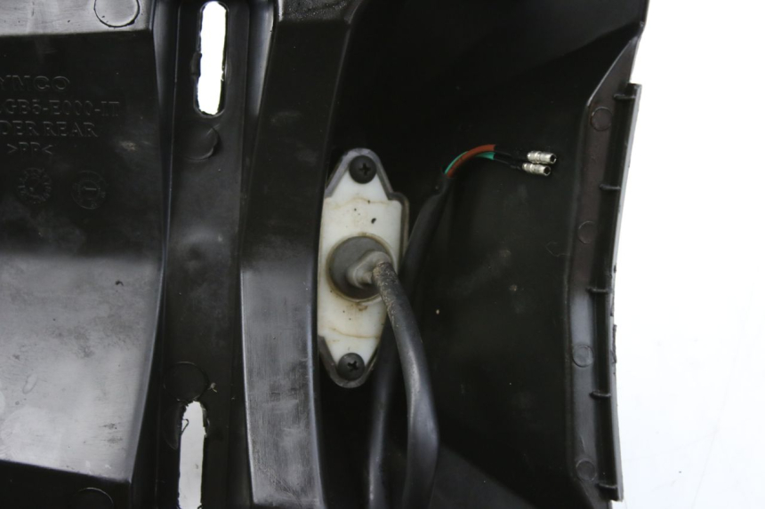 photo de PARAFANGO POSTERIORE KYMCO AGILITY NAKED RENOUVO 4T 50 (2018 - 2020) - Dettagli dei punti di fissaggio