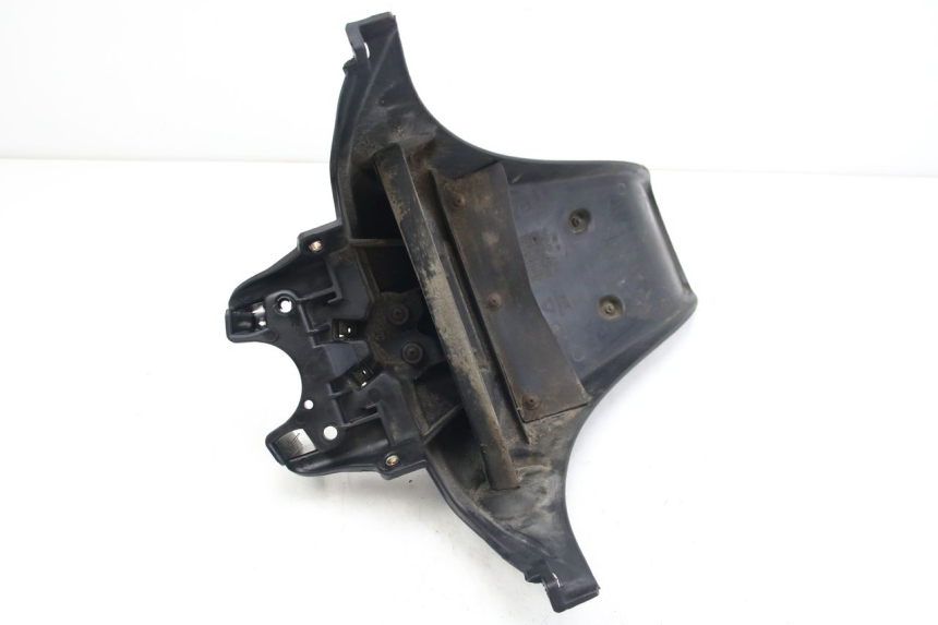 photo de PARAFANGO POSTERIORE DERBI BOULEVARD 50 (2009 - 2006) - Dettagli dei punti di fissaggio