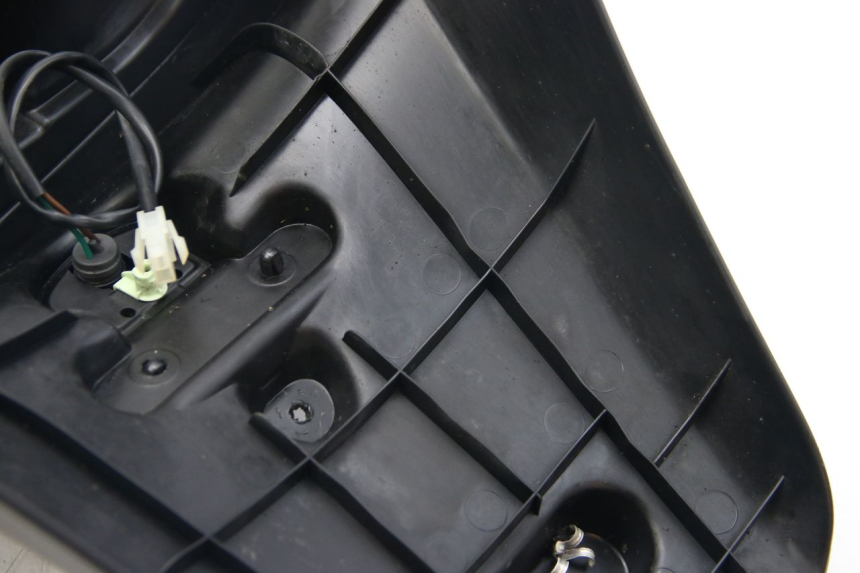 photo de PARAFANGO POSTERIORE PEUGEOT CITYSTAR 125 (2011 - 2017) - Zoom sui componenti