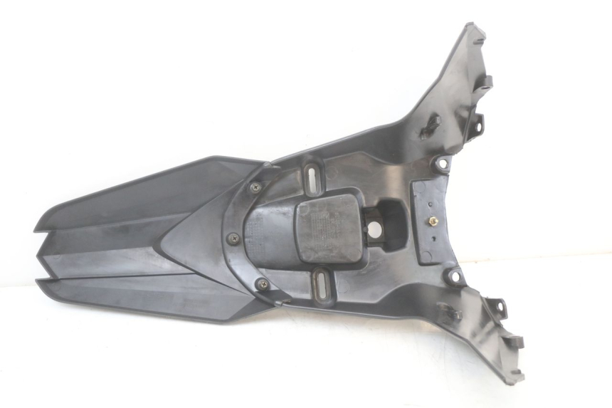 photo de PARAFANGO POSTERIORE SYM CROX 4T 50 (2016 - 2023) - Stato della superficie e materiale