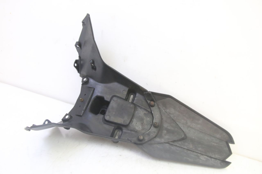 photo de PARAFANGO POSTERIORE SYM CROX 4T 50 (2016 - 2023) - Primo piano tecnico