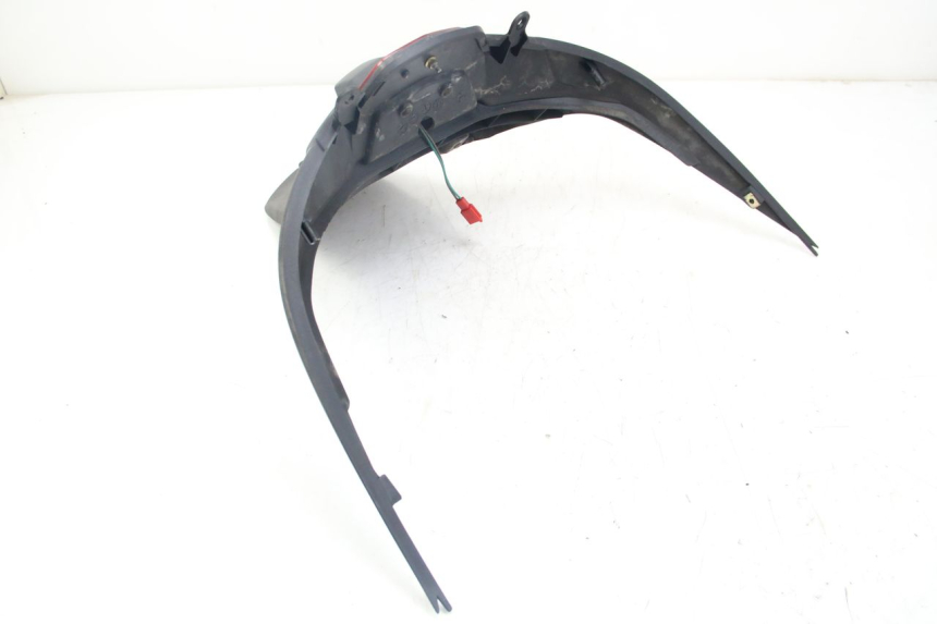 photo de PARAFANGO POSTERIORE KYMCO DINK STREET 125 (2009 - 2014) - Dettagli dei punti di fissaggio