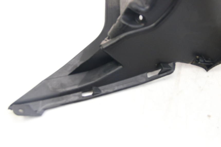 photo de PARAFANGO POSTERIORE KYMCO DOWNTOWN ABS 125 (2015 - 2017) - Dettagli dei punti di fissaggio