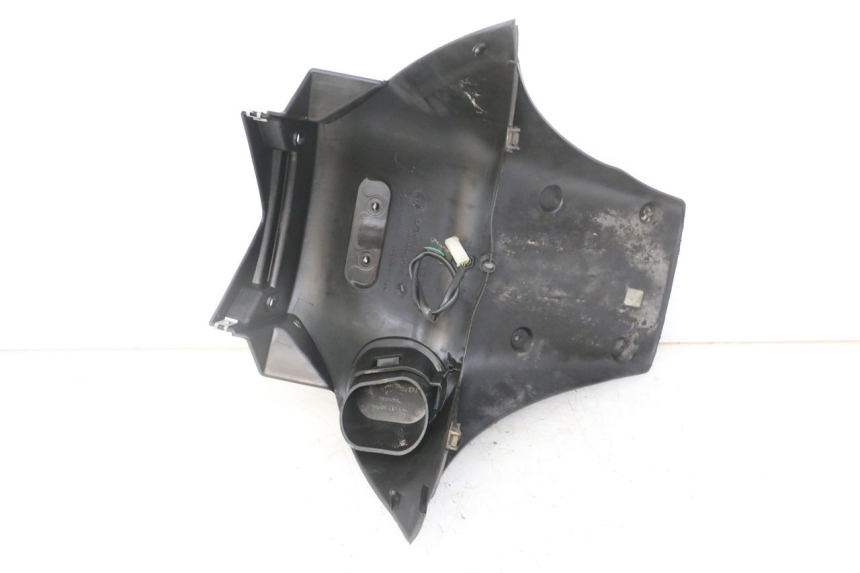 photo de PARAFANGO POSTERIORE PEUGEOT ELYSTAR 125 (2002 - 2007) - Zoom sullo stato d'uso