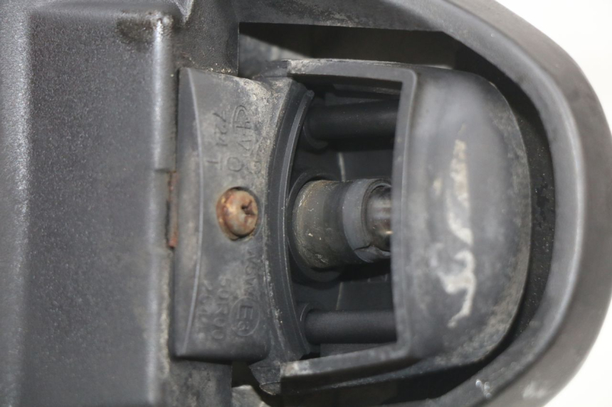 photo de PARAFANGO POSTERIORE HONDA FES S-WING SWING ABS 125 (2007 - 2015) - Zoom sullo stato d'uso