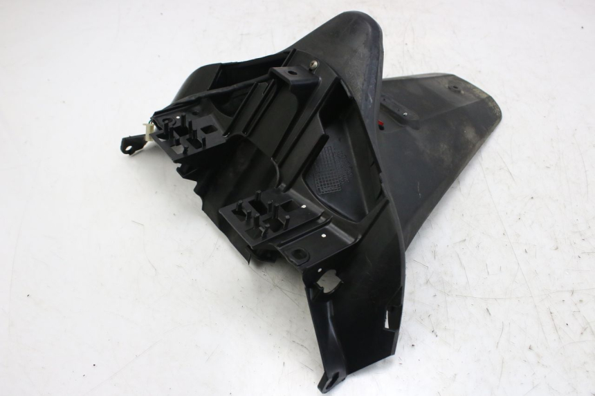 photo de PARAFANGO POSTERIORE HONDA FES S-WING SWING ABS 125 (2007 - 2015) - Primo piano tecnico