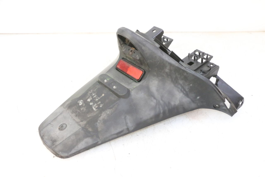 photo de PARAFANGO POSTERIORE HONDA FES S-WING SWING ABS 125 (2007 - 2015) - Primo piano tecnico