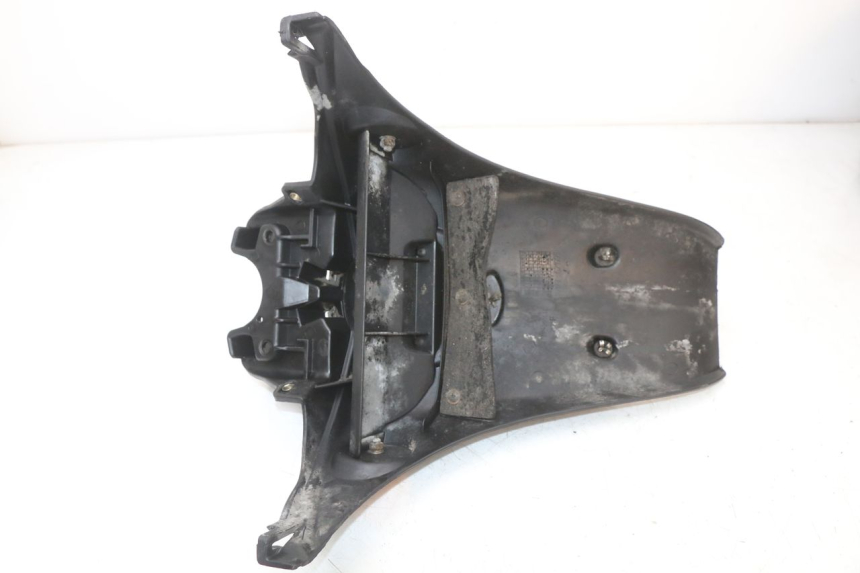 photo de PARAFANGO POSTERIORE PIAGGIO FLY 2T 50 (2004 - 2017) - Dettagli dei punti di fissaggio