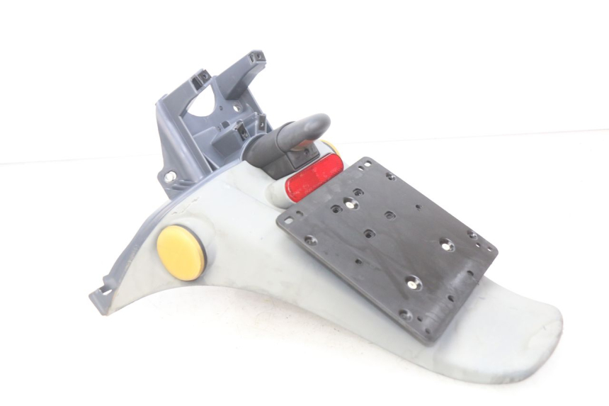 photo de PARAFANGO POSTERIORE PIAGGIO FLY 100 (2006 - 2010) - Altra angolazione