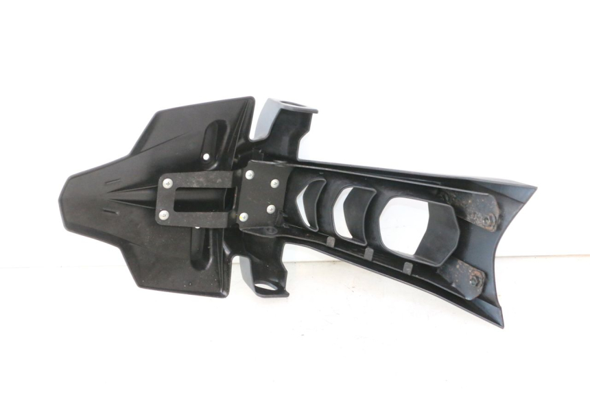photo de PARAFANGO POSTERIORE YAMAHA FZ8 800 (2010 - 2016) - Dettagli dei punti di fissaggio