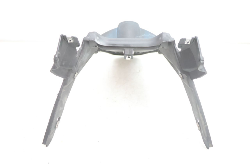 photo de PARAFANGO POSTERIORE GILERA GP 800 (2007 - 2013) - Caratteristiche distintive
