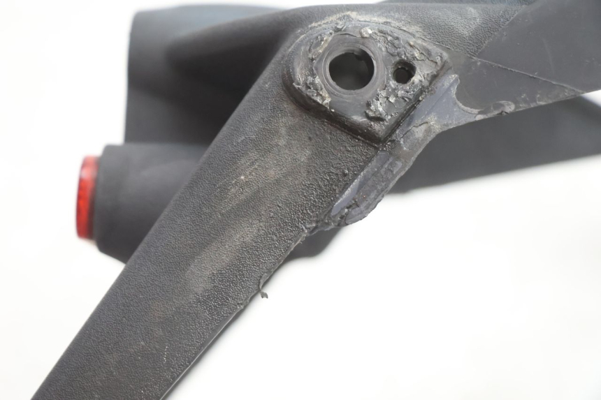 photo de PARAFANGO POSTERIORE GILERA GP 800 (2007 - 2013) - Stato della superficie e materiale
