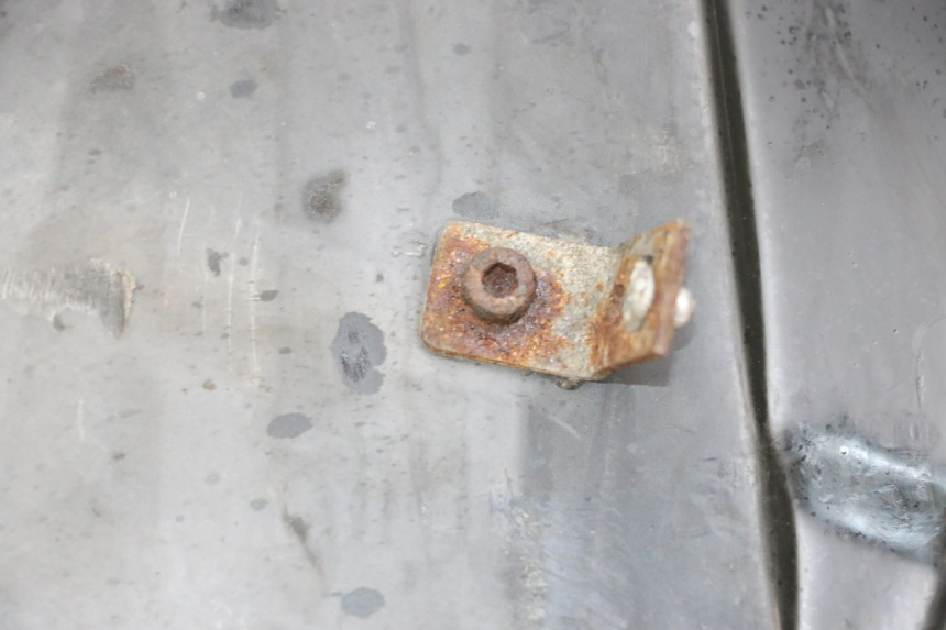 photo de PARAFANGO POSTERIORE KAWASAKI GPX R WARBIRD 600 (1988 - 1993) - Altra angolazione