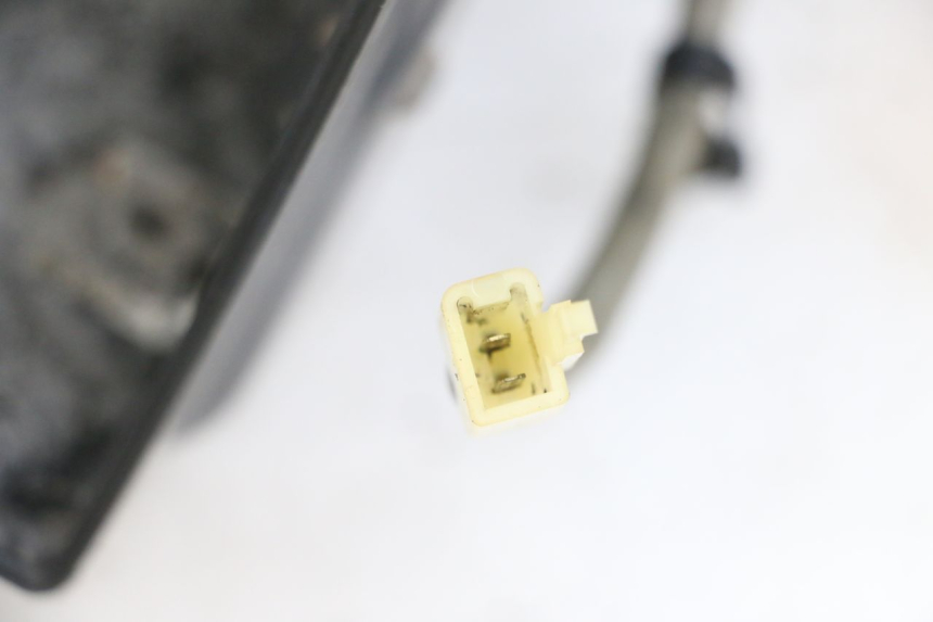 photo de PARAFANGO POSTERIORE KAWASAKI GPX R WARBIRD 600 (1988 - 1993) - Dettagli dei punti di fissaggio