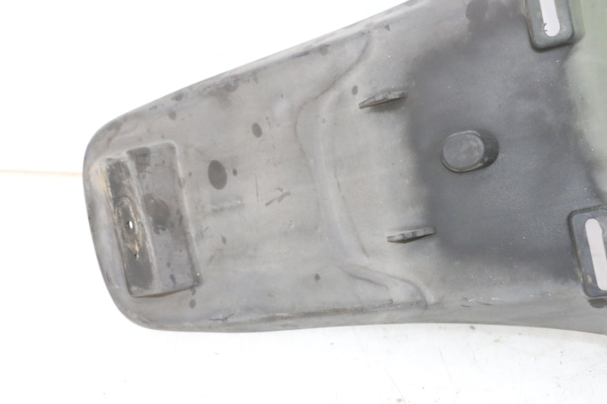 photo de PARAFANGO POSTERIORE KYMCO GRAND DINK 125 (2008 - 2014) - Dettagli dei punti di fissaggio