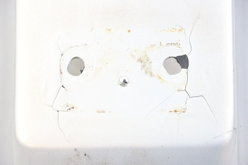 photo de PARAFANGO POSTERIORE SUZUKI GSX E 250 (1982 - 1983) - Dettagli dei punti di fissaggio