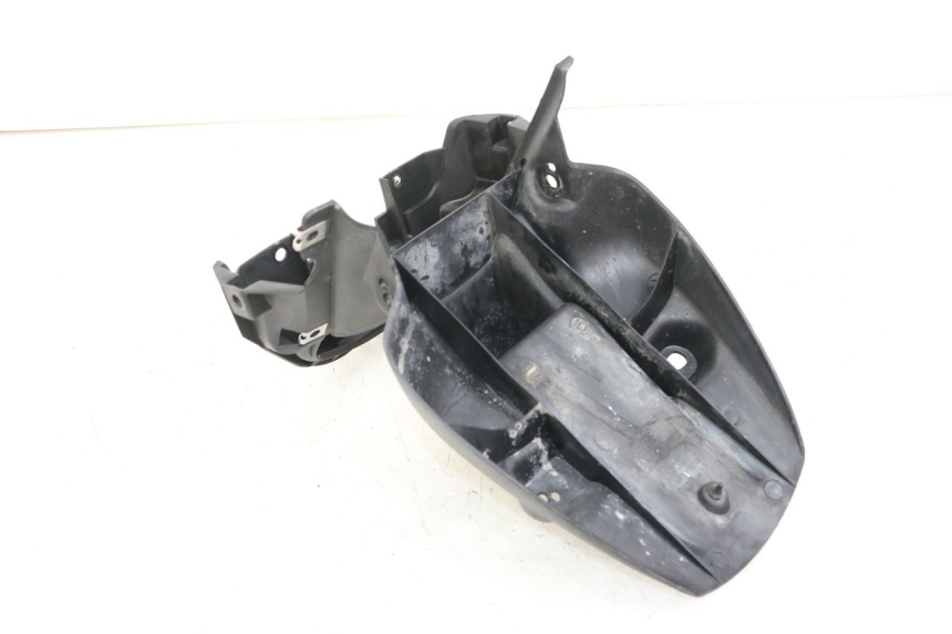 photo de PARAFANGO POSTERIORE HYOSUNG GTR 125 (2006 - 2008) - Zoom sullo stato d'uso