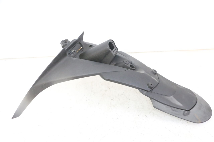 photo de PARAFANGO POSTERIORE PIAGGIO IE MP3 YOURBAN 300 (2011 - 2016) - Stato della superficie e materiale