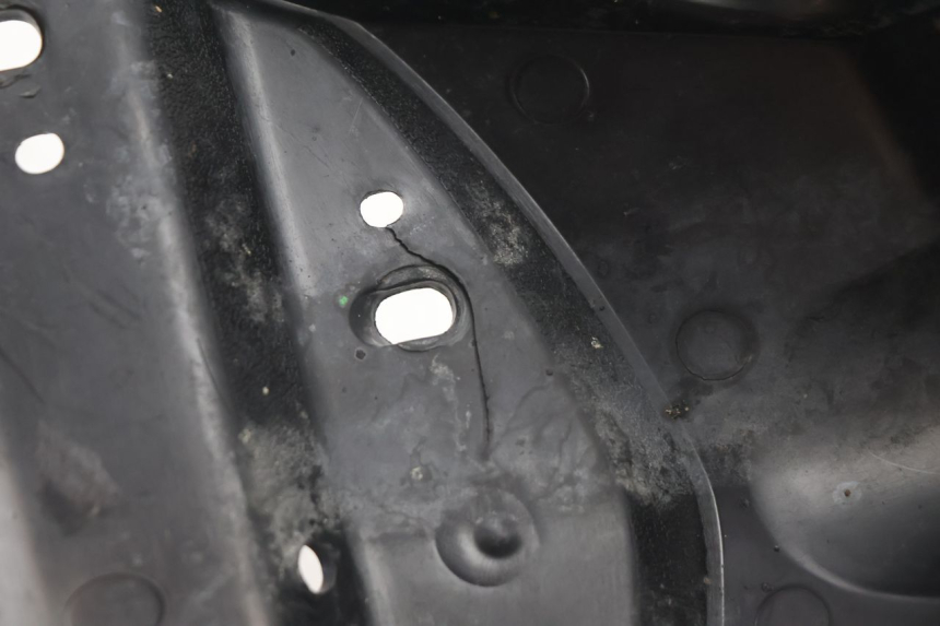 photo de PARAFANGO POSTERIORE PEUGEOT KISBEE 4T 50 (2018 - 2022) - Altra vista dell'articolo
