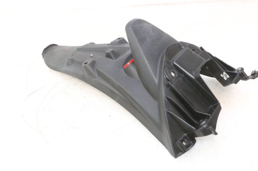 photo de PARAFANGO POSTERIORE PIAGGIO LIBERTY IGET 4T 50 (2015 - 2020) - Stato della superficie e materiale