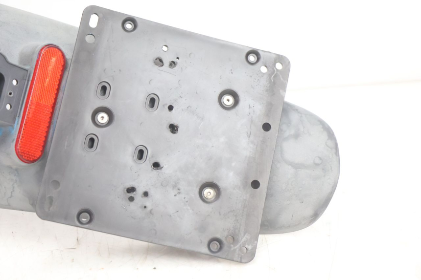 photo de PARAFANGO POSTERIORE PIAGGIO LIBERTY 125 (1998 - 2008) - Primo piano tecnico