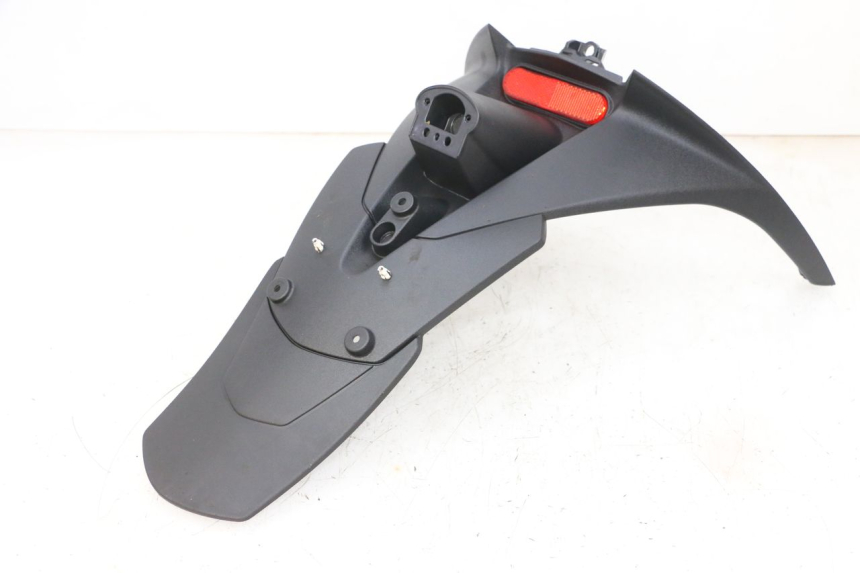 photo de PARAFANGO POSTERIORE PIAGGIO MP3 HPE 300 (2019 - 2026) - Marcature e riferimenti originali