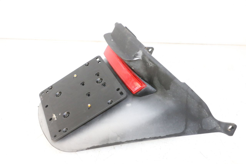 photo de PARAFANGO POSTERIORE PIAGGIO MP3 RL 250 (2006 - 2010) - Altra angolazione