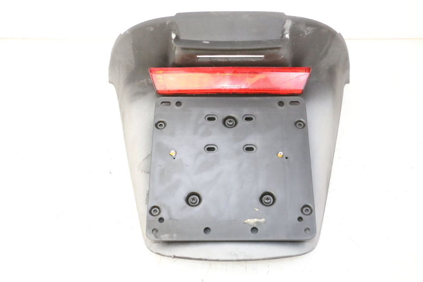 photo de PARAFANGO POSTERIORE PIAGGIO MP3 RL 250 (2006 - 2010) - Primo piano tecnico