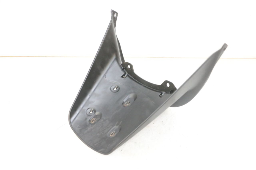 photo de PARAFANGO POSTERIORE PIAGGIO MP3 RL 250 (2006 - 2010) - Zoom sullo stato d'uso