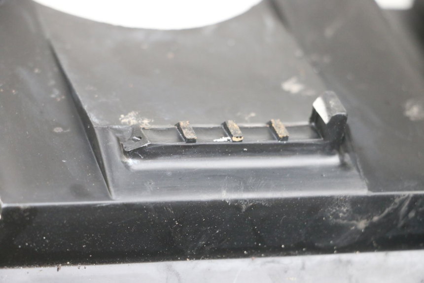 photo de PARAFANGO POSTERIORE HONDA NHX LEAD 110 (2008 - 2010) - Zoom sullo stato d'uso