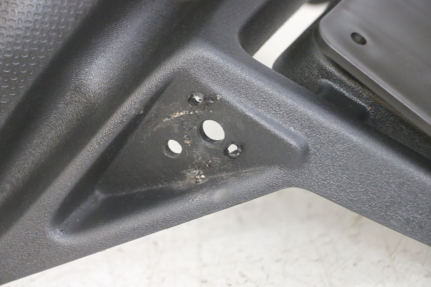 photo de PARAFANGO POSTERIORE PIAGGIO NRG POWER PUREJET 50 (2018 - 2021) - Stato della superficie e materiale