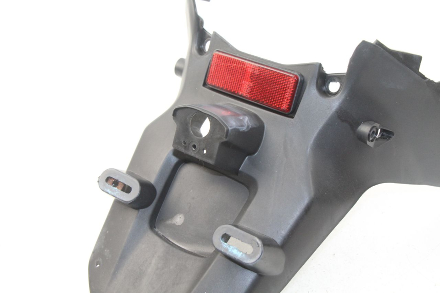 photo de PARAFANGO POSTERIORE SYM ORBIT 2 4T 50 (2008 - 2017) - Primo piano tecnico