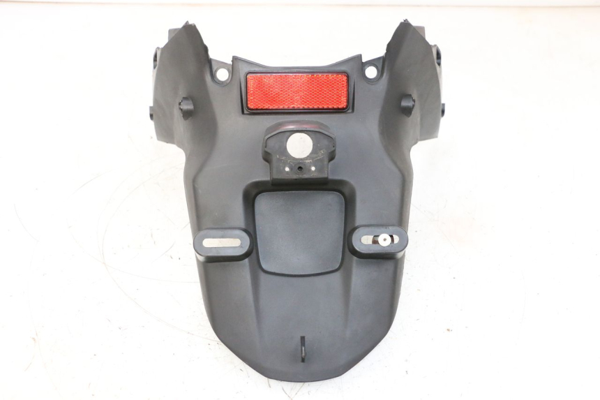 photo de PARAFANGO POSTERIORE SYM ORBIT 2 50 (2008 - 2014) - Dettagli dei punti di fissaggio