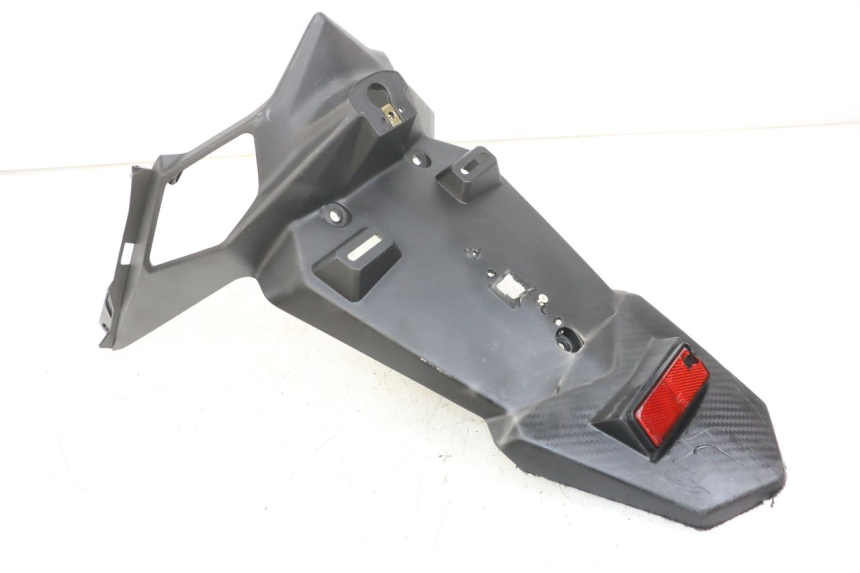 photo de PARAFANGO POSTERIORE SYM ORBIT III 3 4T 50 (2018 - 2021) - Stato della superficie e materiale