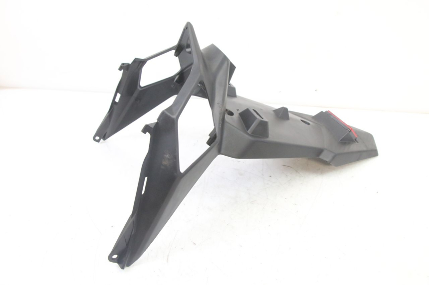 photo de PARAFANGO POSTERIORE SYM ORBIT III 3 4T 50 (2021 - 2025) - Dettagli dei punti di fissaggio