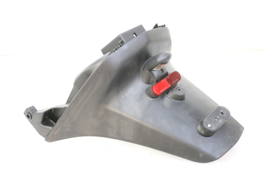 photo de PARAFANGO POSTERIORE PEUGEOT CITYSTAR 125 (2011 - 2017) - Primo piano tecnico