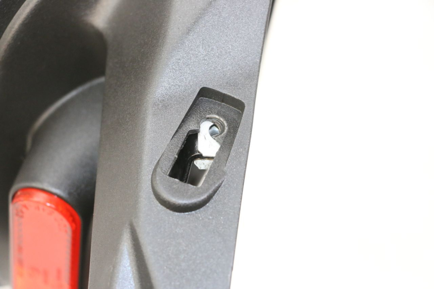 photo de PARAFANGO POSTERIORE PIAGGIO NEW TYPHOON 50 (2010 - 2017) - Zoom sullo stato d'uso