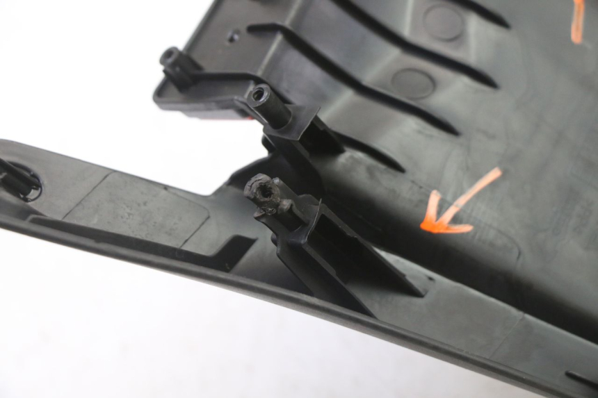 photo de PARAFANGO POSTERIORE MAG POWER R-STREET 50 (2016 - 2025) - Dettagli dei punti di fissaggio