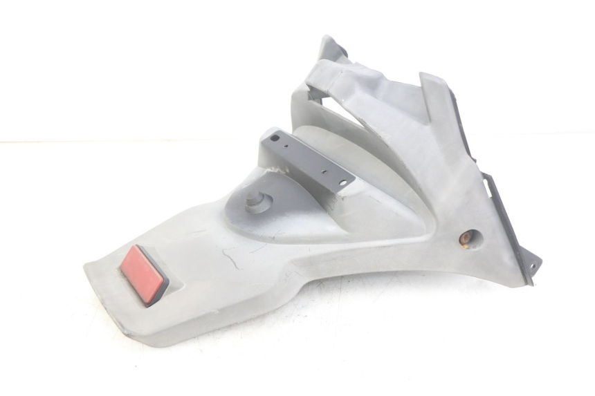 photo de PARAFANGO POSTERIORE DAELIM S3 125 (2010 - 2017) - Primo piano tecnico