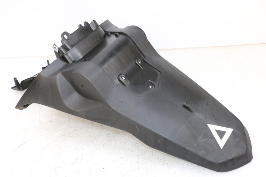 photo de PARAFANGO POSTERIORE JM MOTORS SANTANA 50 (2014 - 2023) - Dettagli dei punti di fissaggio