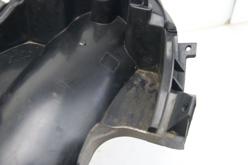 photo de PARAFANGO POSTERIORE SUZUKI SIXTEEN 125 (2008 - 2010) - Primo piano ad alta risoluzione