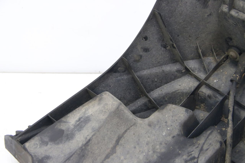 photo de PARAFANGO POSTERIORE SUZUKI SIXTEEN 125 (2008 - 2010) - Dettaglio del componente