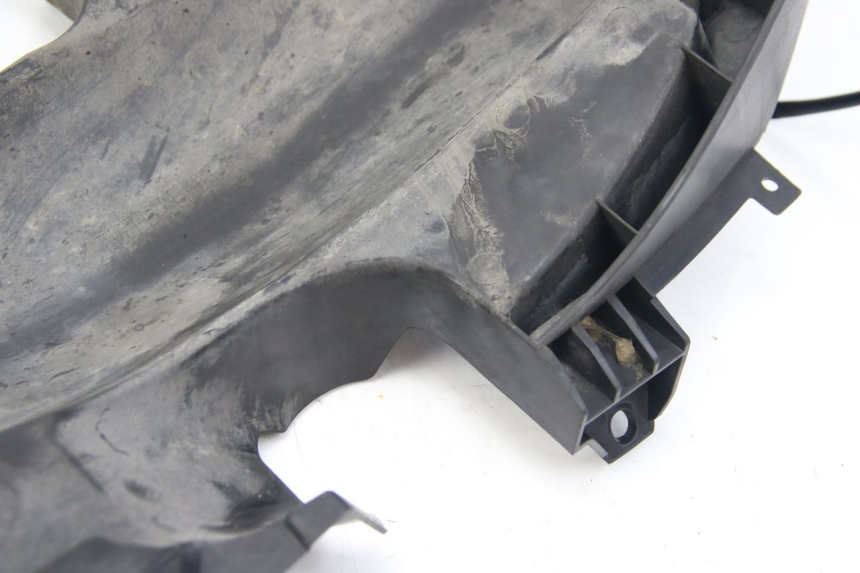 photo de PARAFANGO POSTERIORE SUZUKI SIXTEEN 125 (2008 - 2010) - Altra angolazione